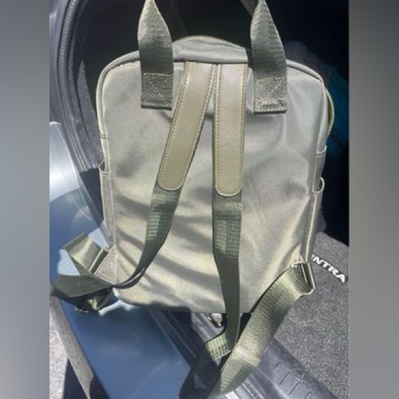 Small/Medium size backpack/ bag - Picture 2 of 4